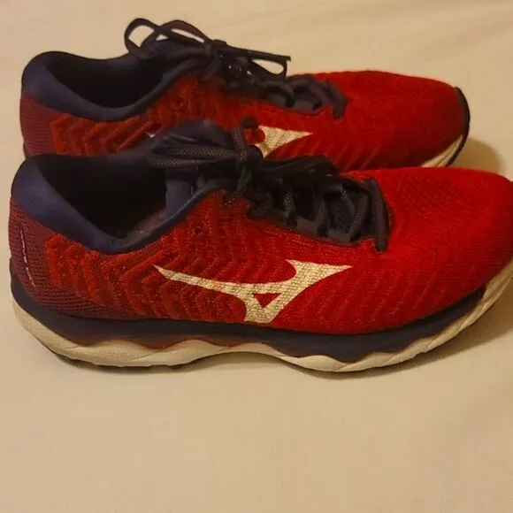 - Mizuno wave sky tennis shoes 8.5