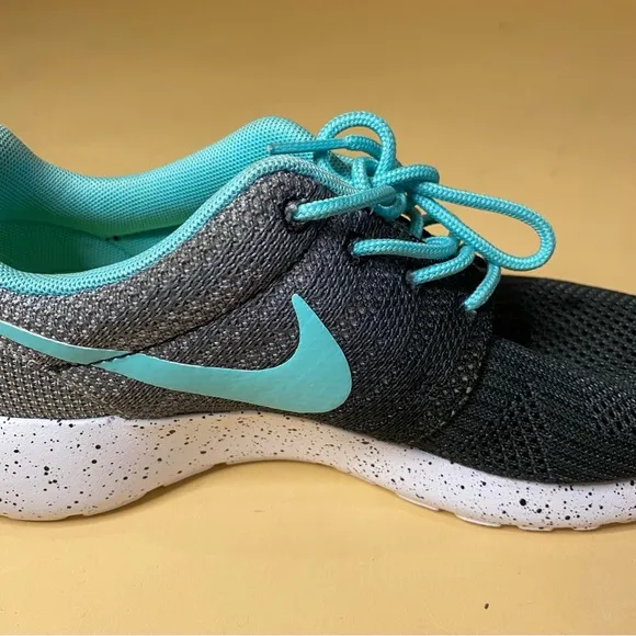 🛍️ Nike Black Grey Gradient Mint Splatter Heel Roshe One Sneakers Shoes Size 6