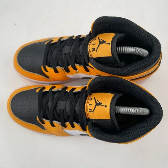 👞 Nike Kids Air Jordan 1 Mid Taxi GS- SZ 6.5Y -554725-701 Yellow Black Sneakers