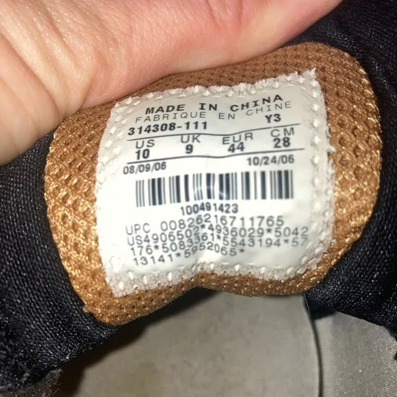 2006 9.5 Air Jordan’s