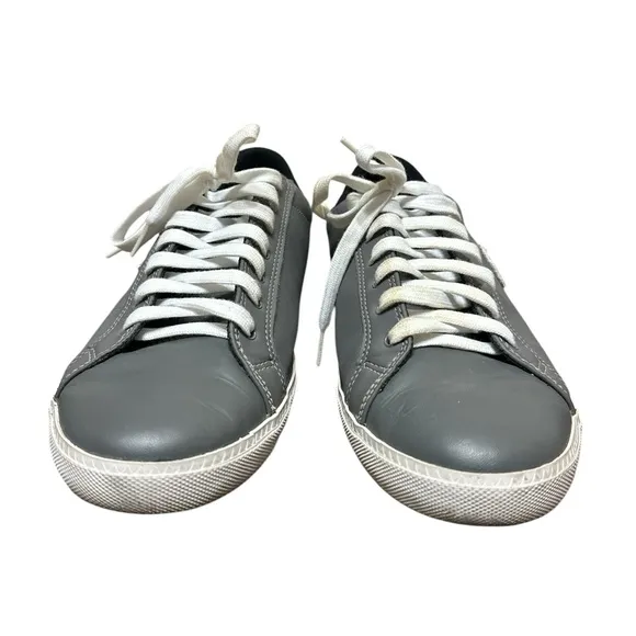 346. 🐊 Lacoste graduate lace up tennis shoes size 12
