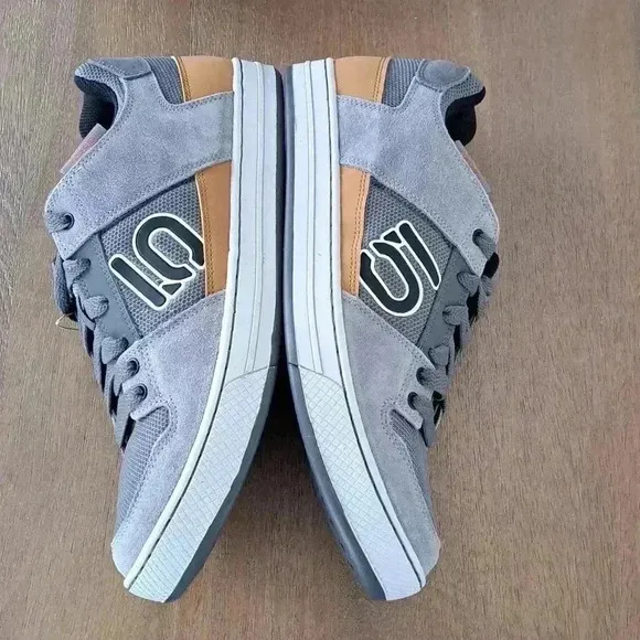 adidas Five Ten Freerider Mountain Bike Shoes - Color: Grey/Bronze - Size: 12.5
