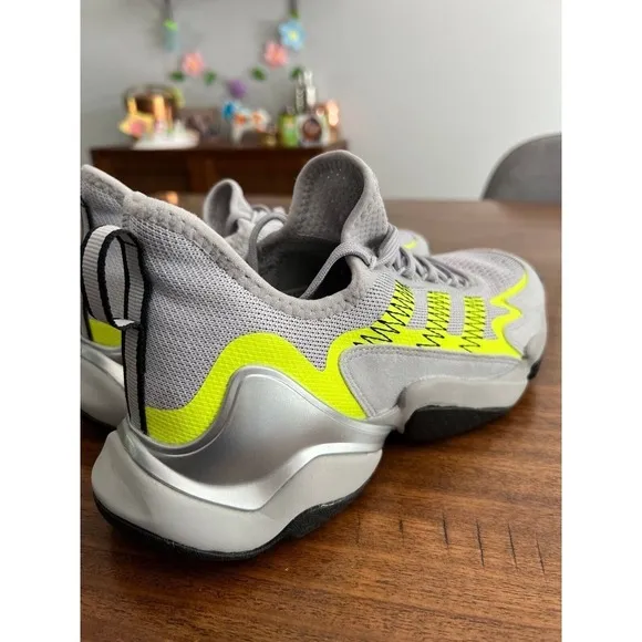 Adidas Mahomes Grey Yellow Impact FLX Turf Football Shoes GY0481 Men's Size 9.5