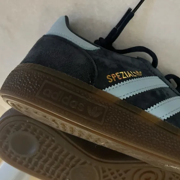 ADIDAS Originals Handball Spezial Sneakers in Navy | Size US MEN 6 / US WOMEN 7