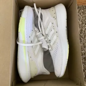Adidas Shoes Women’s Size 7.5 EQ21 White Running Walking Workout Training