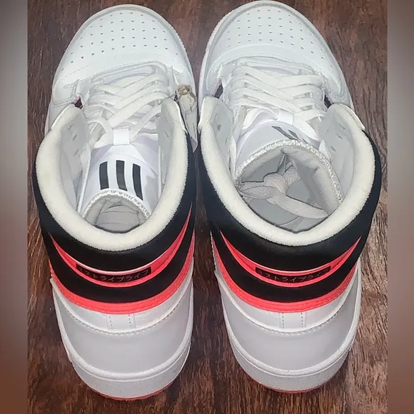 Adidas size 10.5 top ten hi