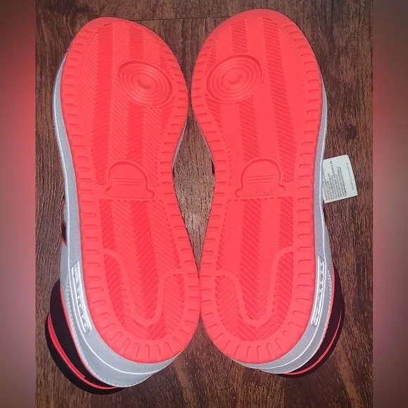 Adidas size 10.5 top ten hi