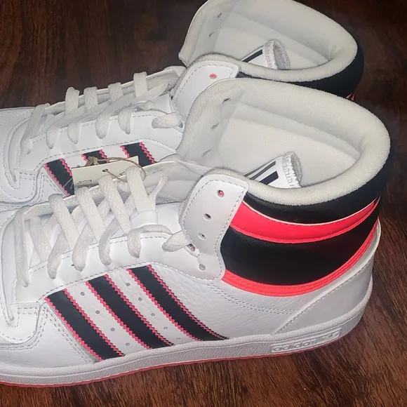 Adidas size 10.5 top ten hi