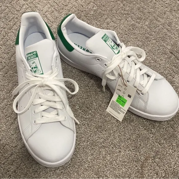 adidas Stan Smith Sneaker.  Women’s size 9