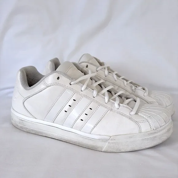 Adidas Superstar Trainers White Sneakers Lace Up Low Top Athletic Shoes Men’s 9