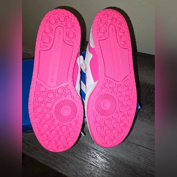 Adidas Tennis Shoes