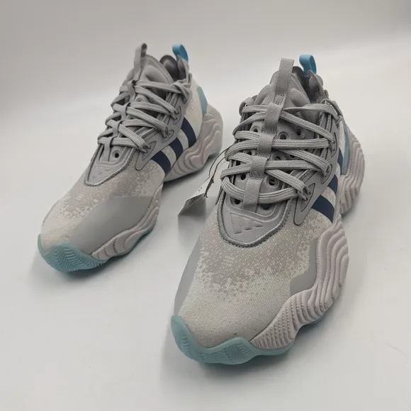 ADIDAS Trae Young 3 Basketball Shoes NWOB Youth Sz 5