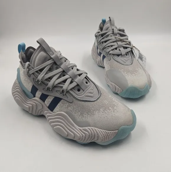 ADIDAS Trae Young 3 Basketball Shoes NWOB Youth Sz 5
