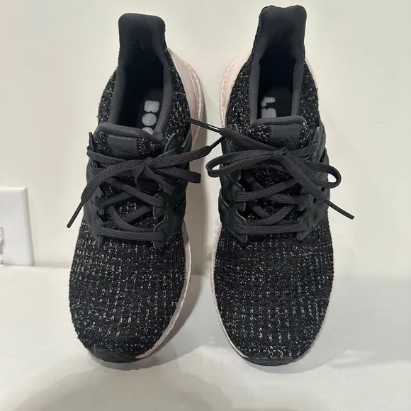 Adidas Ultraboost Like New DB3210 activewear tennis shoes -Size 8.5 -Pink/Black