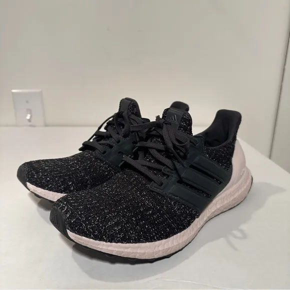 Adidas Ultraboost Like New DB3210 activewear tennis shoes -Size 8.5 -Pink/Black