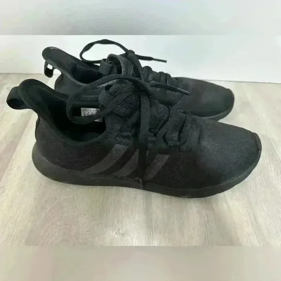 Adidas‎ Women’s Swift Run Tennis Shoes sz 10