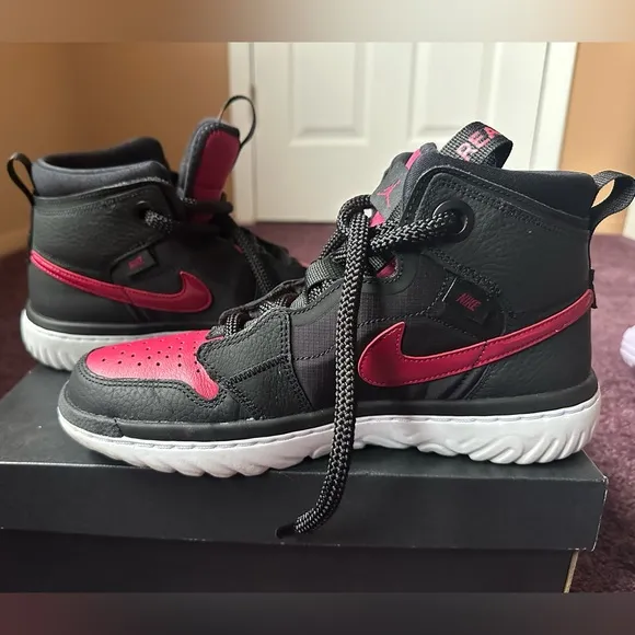 Air Jordan 1 High React Black Noble Red; men’s 8.5