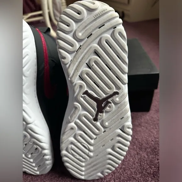 Air Jordan 1 High React Black Noble Red; men’s 8.5