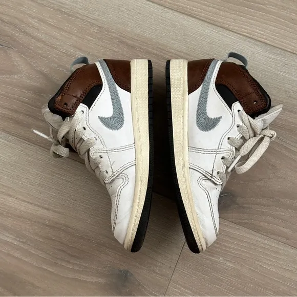 Air Jordan 1 Retro High Toddler Shoes - Brown &amp; White