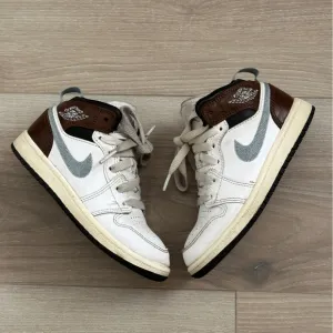 Air Jordan 1 Retro High Toddler Shoes - Brown &amp; White