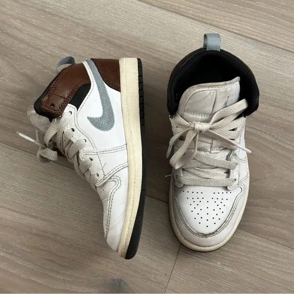 Air Jordan 1 Retro High Toddler Shoes - Brown &amp; White