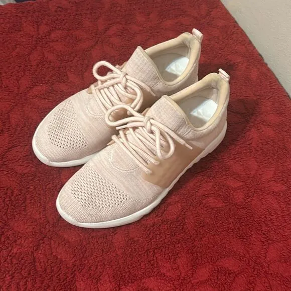 Aldo size 7.5 blush pink and white tennis shoes preloved ❤️