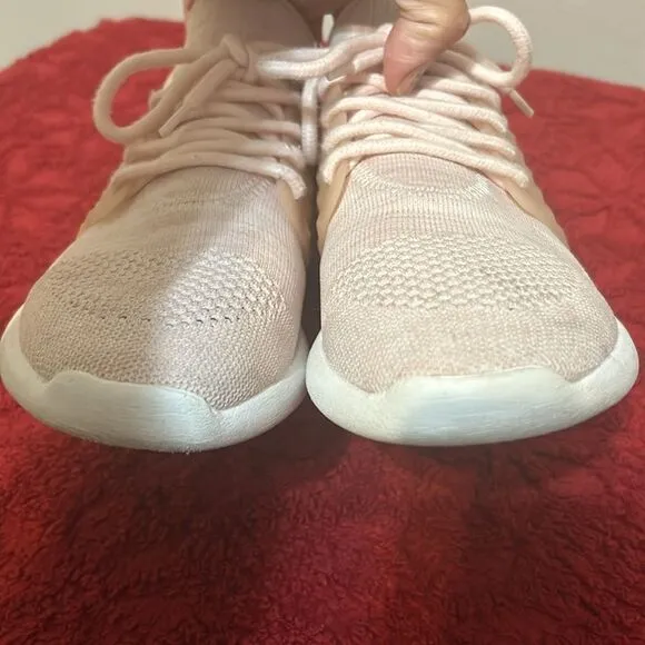 Aldo size 7.5 blush pink and white tennis shoes preloved ❤️