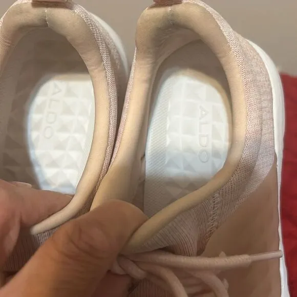 Aldo size 7.5 blush pink and white tennis shoes preloved ❤️