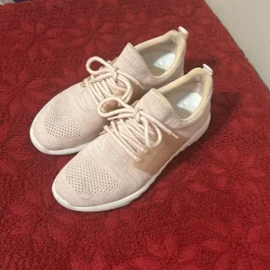 Aldo size 7.5 blush pink and white tennis shoes preloved ❤️