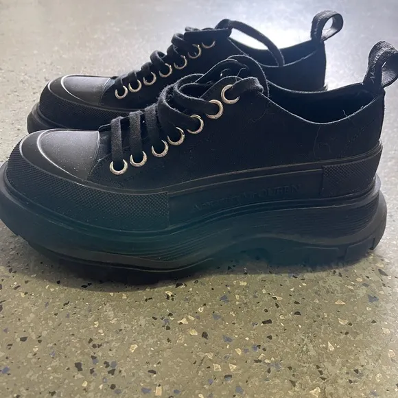 Alexander McQueen Thread Black Sneakers Women’s Size 5