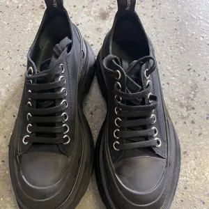 Alexander McQueen Thread Black Sneakers Women’s Size 5