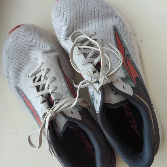 Altra Men's Gray &amp; Red Torin 6 Athletic Road Running‎ Shoes Men's Size 9