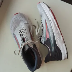 Altra Men's Gray &amp; Red Torin 6 Athletic Road Running‎ Shoes Men's Size 9