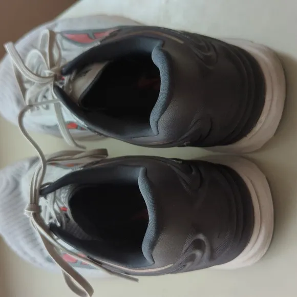 Altra Men's Gray &amp; Red Torin 6 Athletic Road Running‎ Shoes Men's Size 9