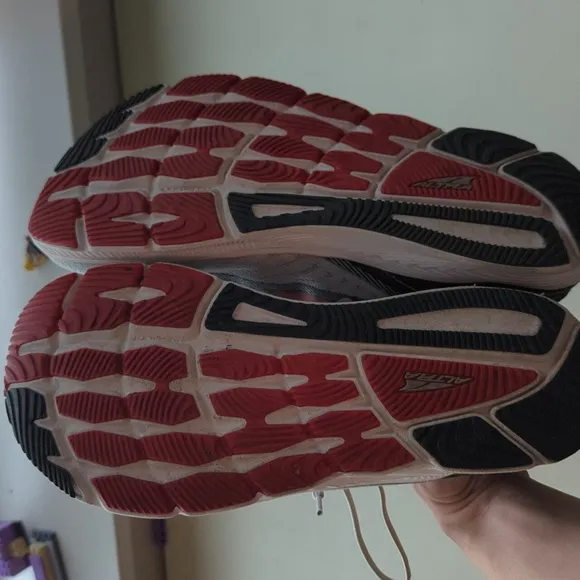 Altra Men's Gray &amp; Red Torin 6 Athletic Road Running‎ Shoes Men's Size 9