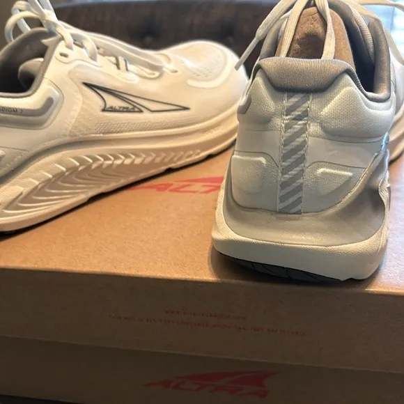 Altra Paradigm White Gray Athletic Shoes