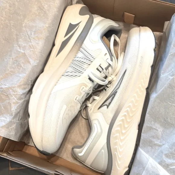 Altra Paradigm White Gray Athletic Shoes