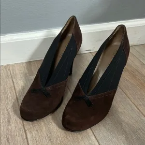 Anyi Lu Heart Black Brown Suede Pumps Size 38.5 gently used handmade in Italy