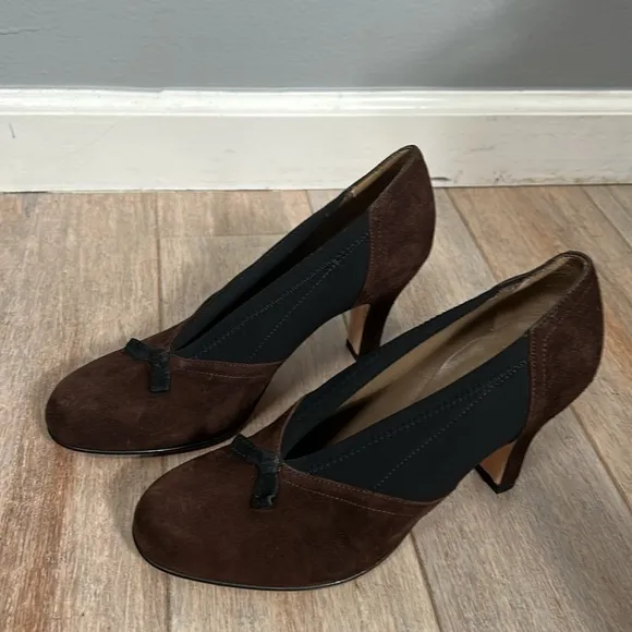 Anyi Lu Heart Black Brown Suede Pumps Size 38.5 gently used handmade in Italy