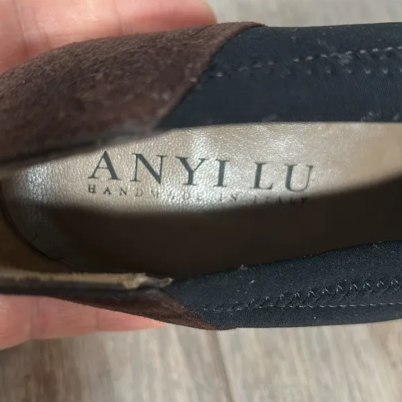 Anyi Lu Heart Black Brown Suede Pumps Size 38.5 gently used handmade in Italy