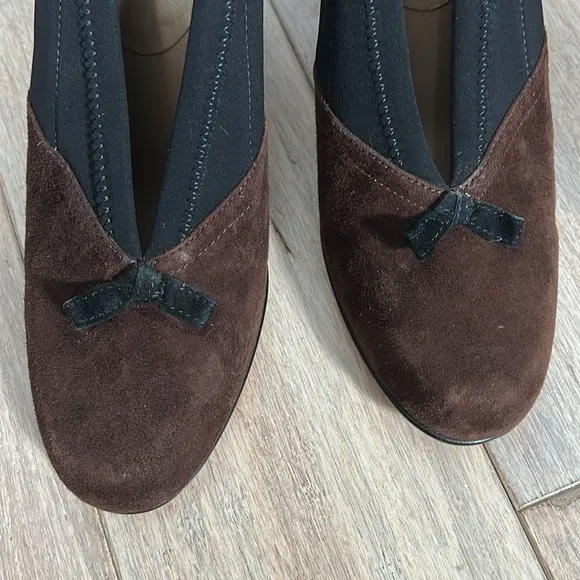 Anyi Lu Heart Black Brown Suede Pumps Size 38.5 gently used handmade in Italy