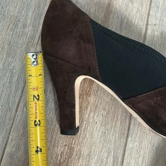 Anyi Lu Heart Black Brown Suede Pumps Size 38.5 gently used handmade in Italy