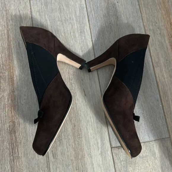 Anyi Lu Heart Black Brown Suede Pumps Size 38.5 gently used handmade in Italy