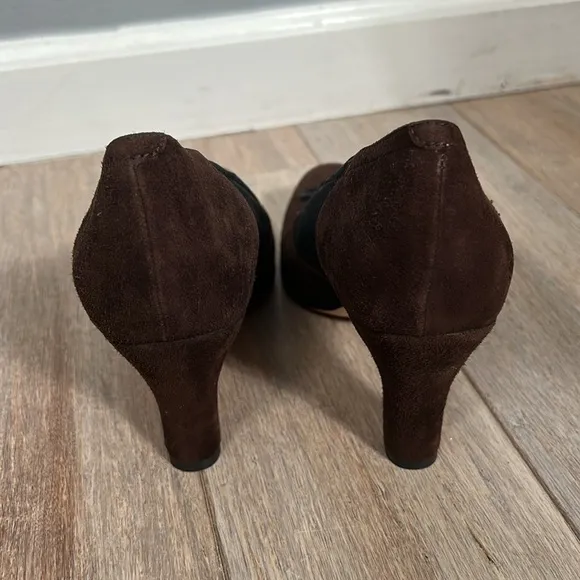 Anyi Lu Heart Black Brown Suede Pumps Size 38.5 gently used handmade in Italy
