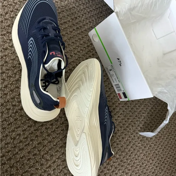 APL Streamline Navy/Pristine/Cedar Size 9 New Never Worn