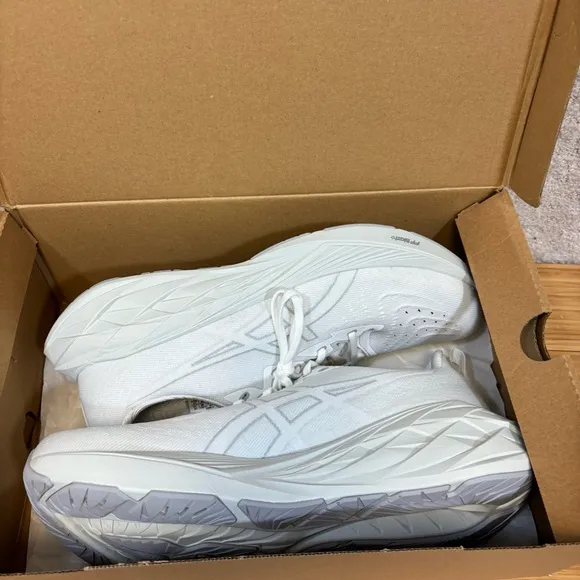 Asics Novablast 4 Men’s Sz 13 White/Pale Mint Running Training Shoes