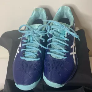 ASICS Tennis shoes