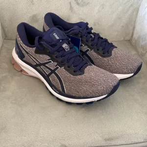 ASICS tennis shoes