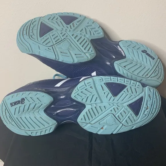ASICS Tennis shoes