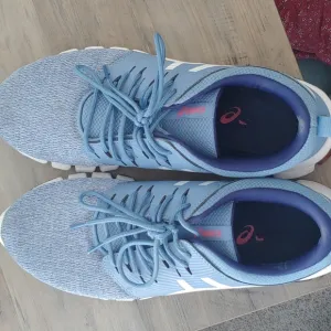 Asics tennis shoes